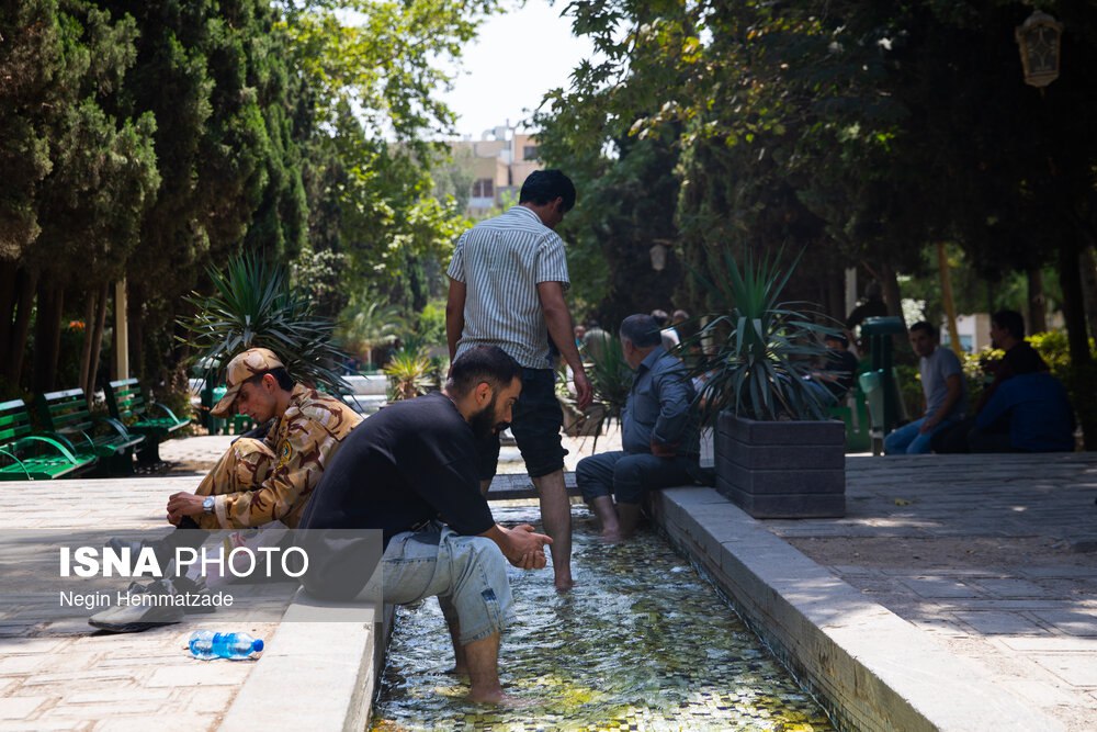 تصاویری از حال و هوای تهران در جهنمی‌ترین روز سال