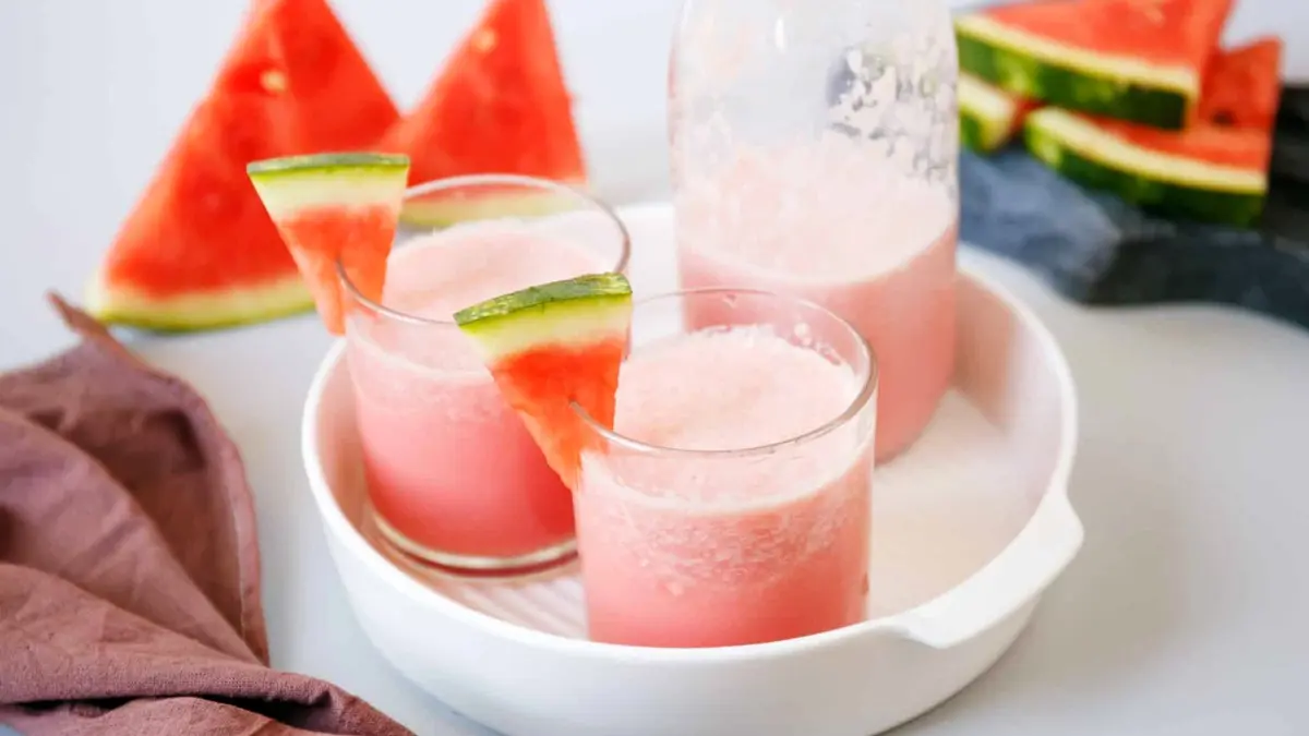 How-to-prepare-watermelon-milkshake_11zon