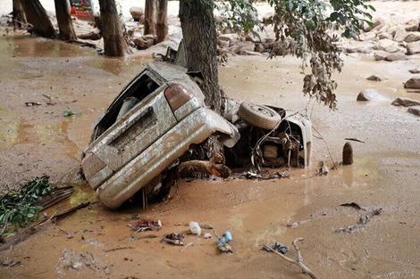 مفقود شدن ۳ نفر در سیل هولناک جاده چالوس