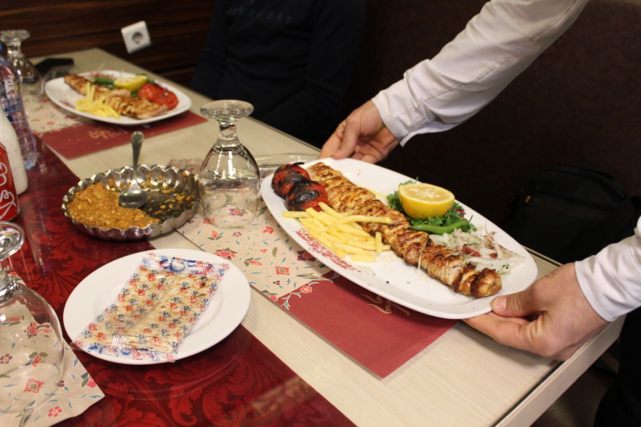 رستورانی خوشمزه در شمال تهران که حامی ورزشکاران است