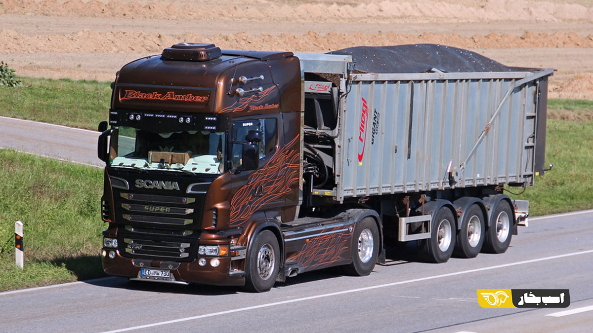 scania-black-amber-1