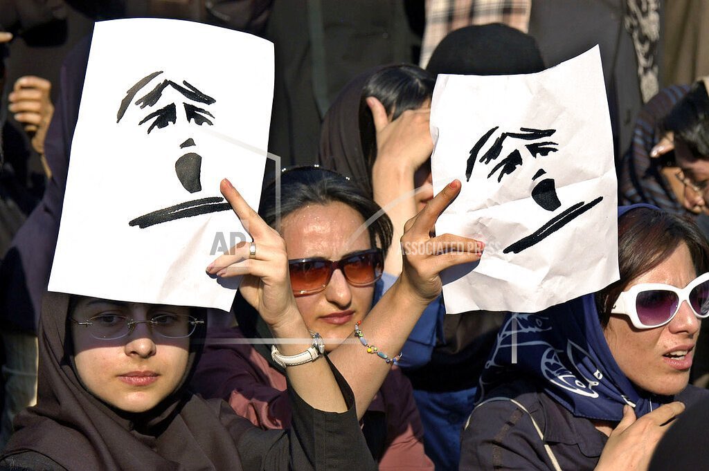 عکس پربازدید از یک تجمع اعتراضی زنانه در تهران 
