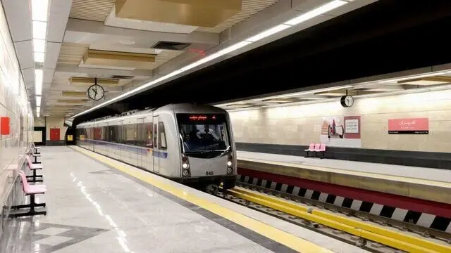 6402822