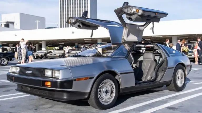 DMC-DeLorean-768x431