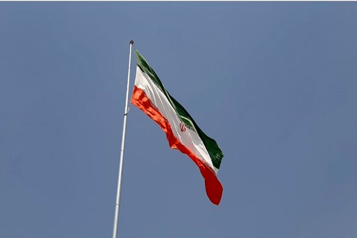 نیمه‌افراشته شدن پرچم ایران در انگلیس