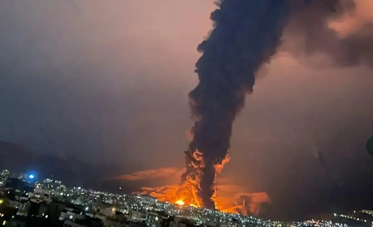 1404060617312928233841174