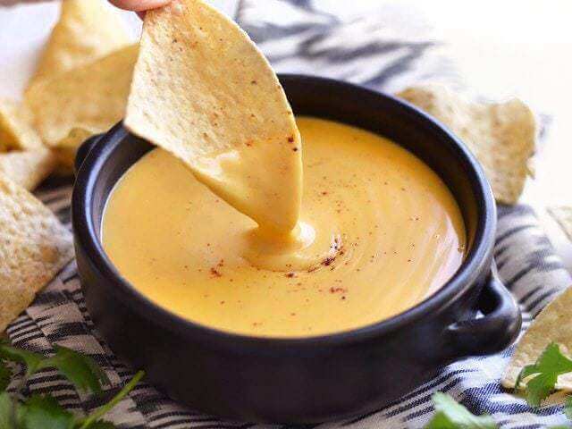 5-Minute-Nacho-Cheese-Sauce-dip3-1