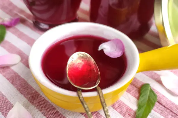 Rose-Petal-Syrup