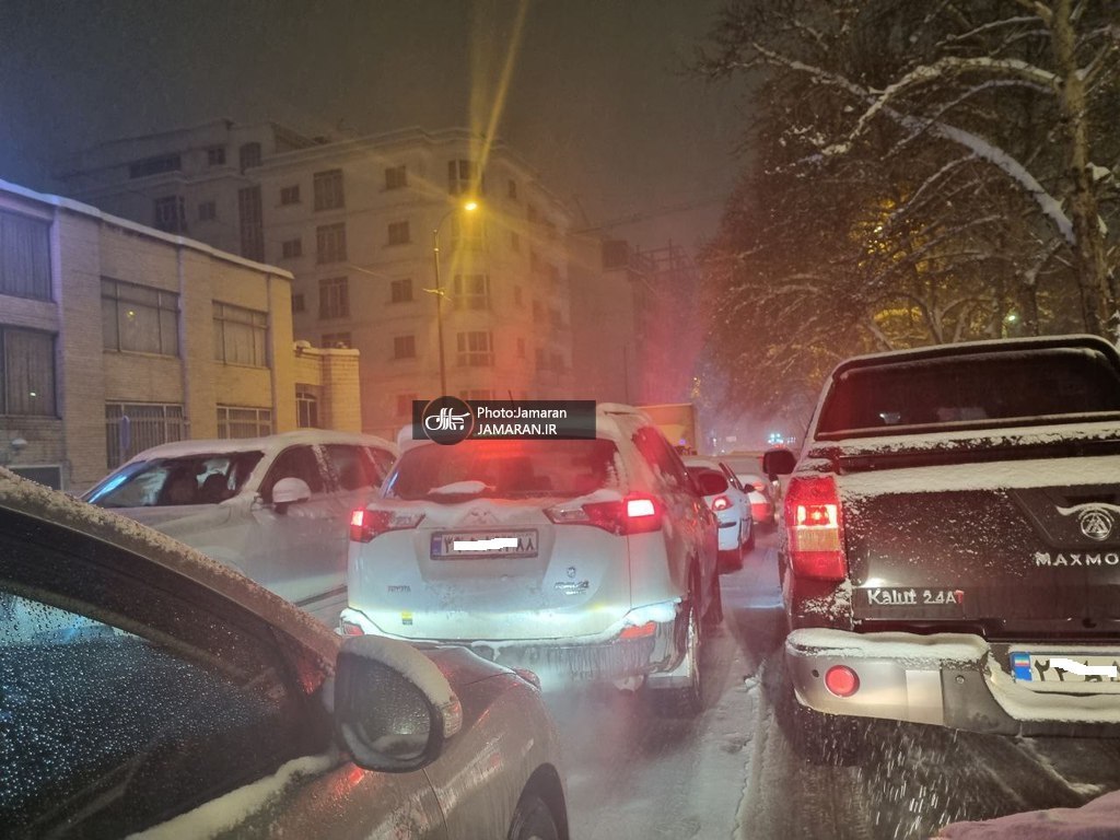 بارش برف خیابان‌های تهران را بهم ریخت!