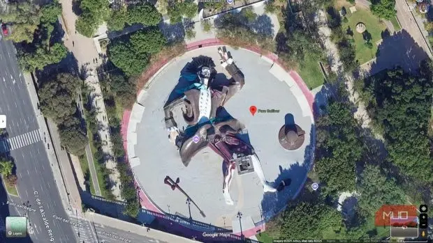 google-maps-weirdest-finds-5-massive-figure-of-gulliver-stretched-out-on-the-gr-620x349_11zon
