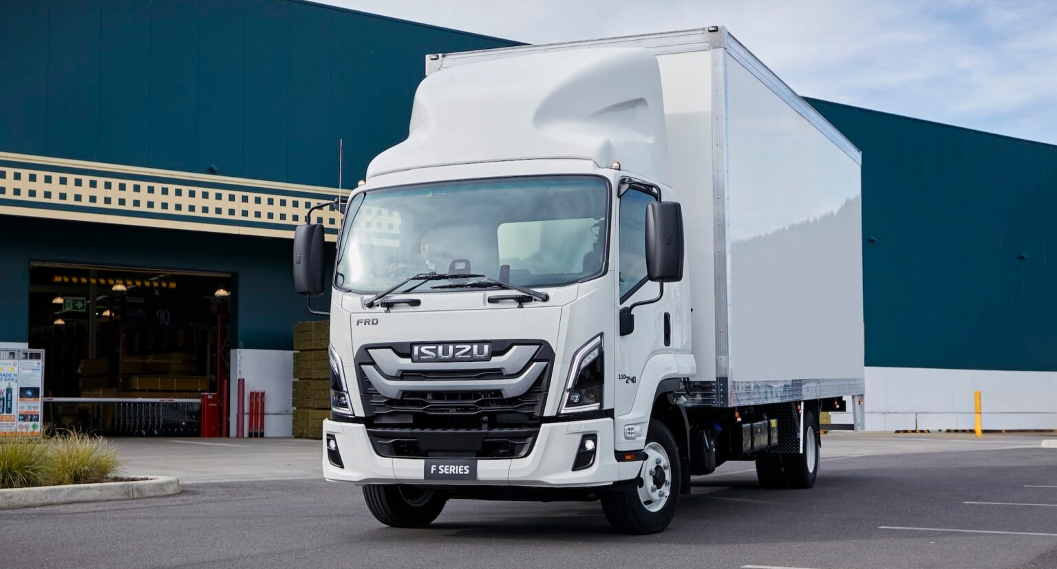 New-Isuzu-N-Series-Truck-2