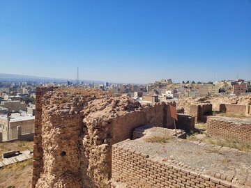 دانشگاه ۷۰۰ ساله ایران، مدفون در زیر خاک‌ها