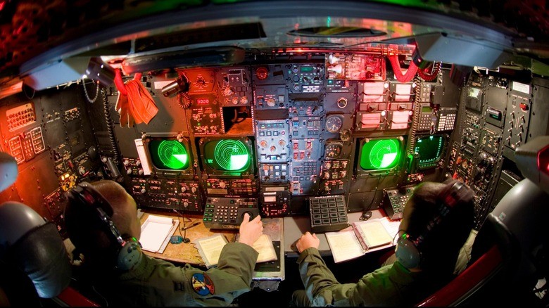 b-52-bomber-crew-size-1-two-pilots-sit-at-control-on-a-b-52