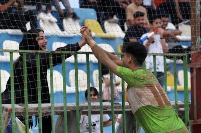 شادی گل متفاوت فوتبالیست ایرانی با مادرش