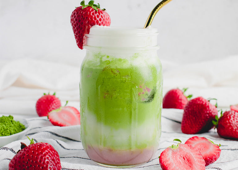 20230329223658-iced_strawberry_matcha_latte_recipe_humblyhomemadeblog_web3