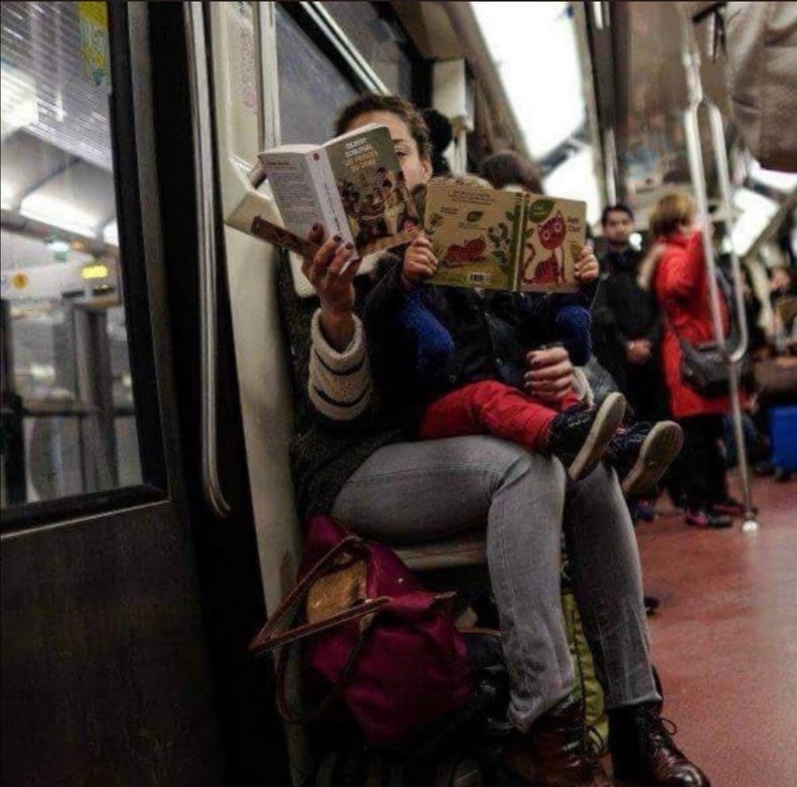 تصویری که از یک مادر و فرزندش در مترو وایرال شد