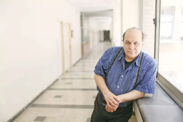 ناصر فکوهی جامعه شناس: چرا کافه‌ها را می‌بندید؟