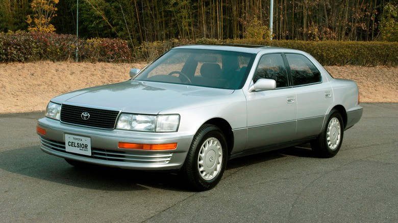 8-1991-toyota-celsior-with-woodland-backdrop