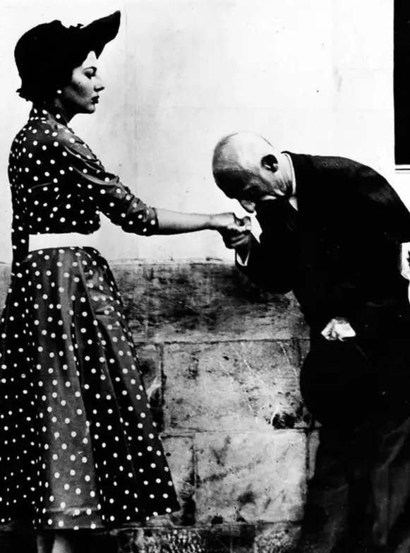 photo_2025-12-12_10-39-58