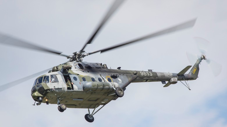 1-mi-8-helicopter-in-flight (1)