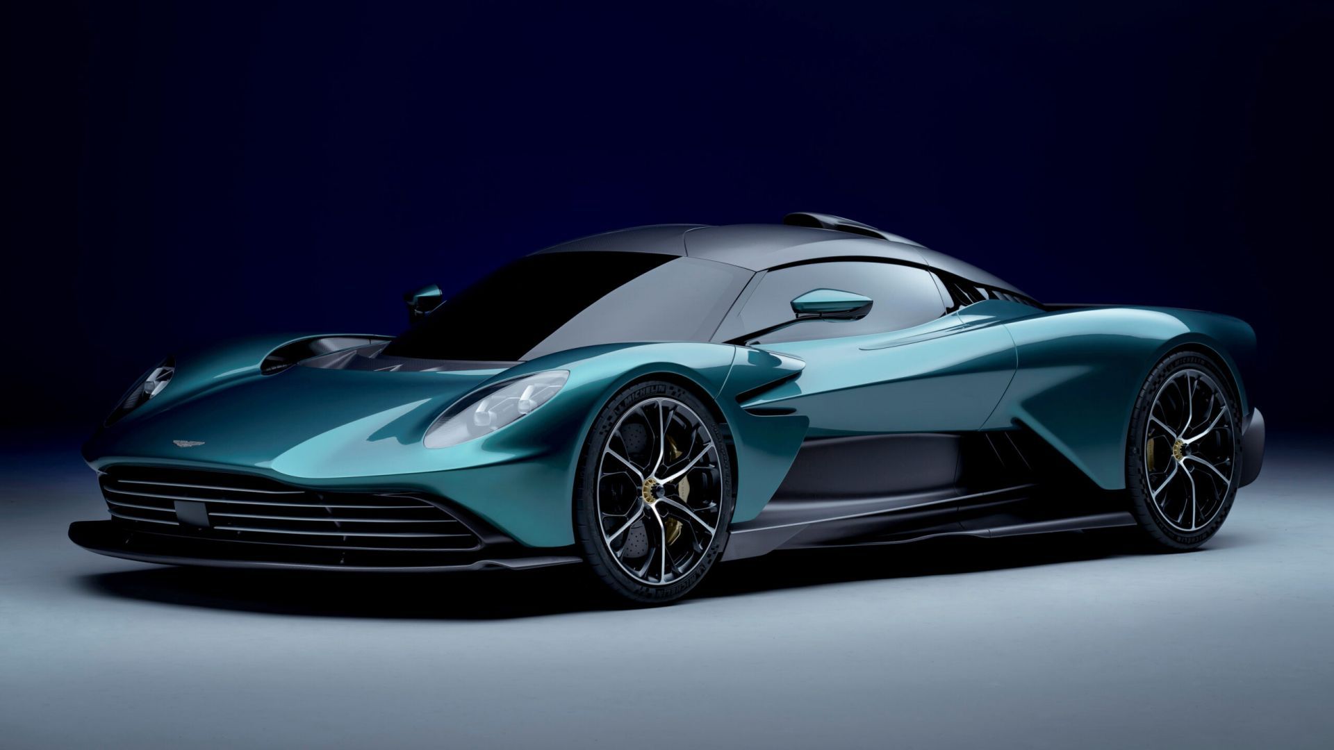 2024-aston-martin-valhalla