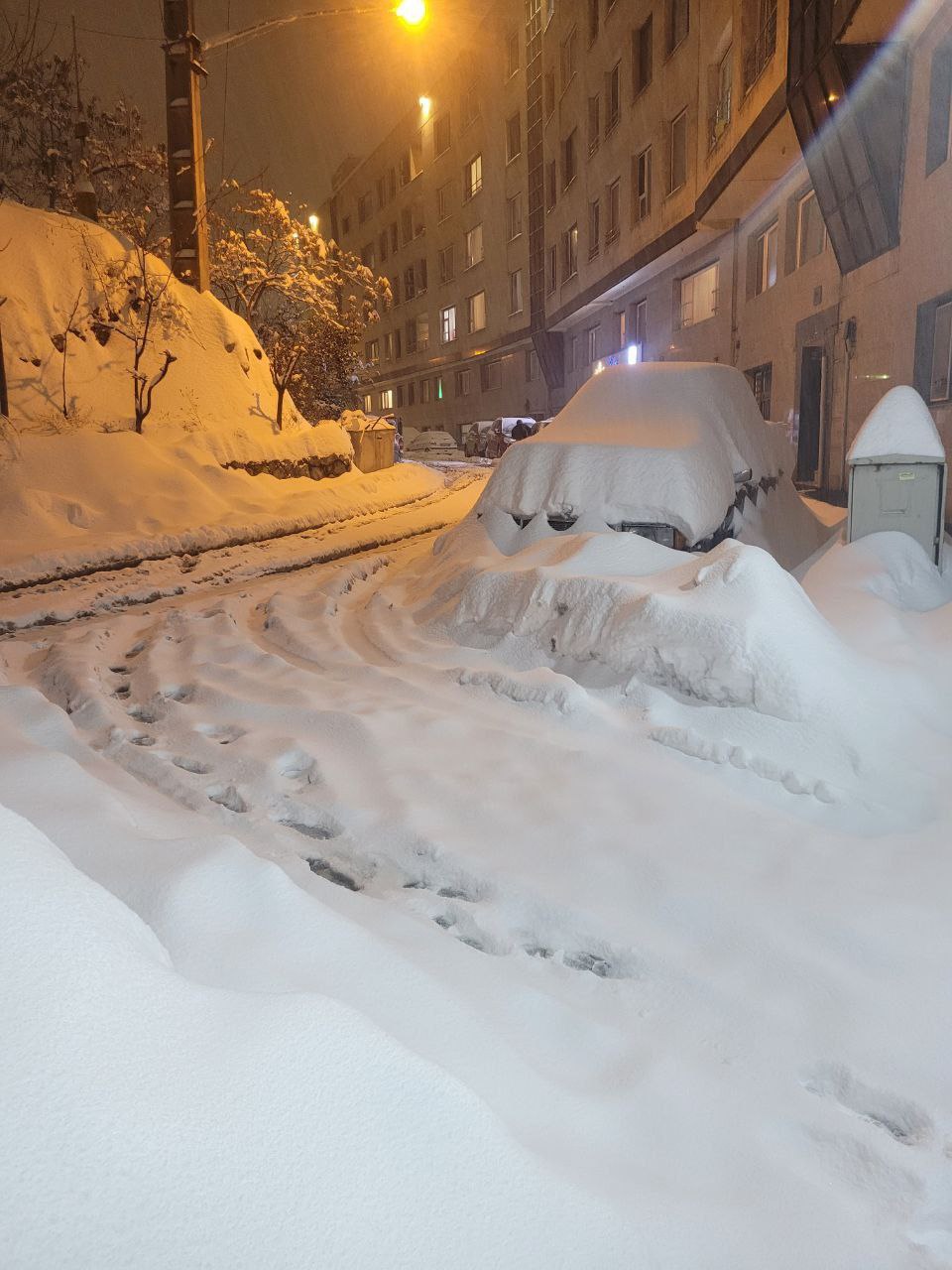 برف 3 متری در این مناطق تهران همه را شگفت‌زده کرد