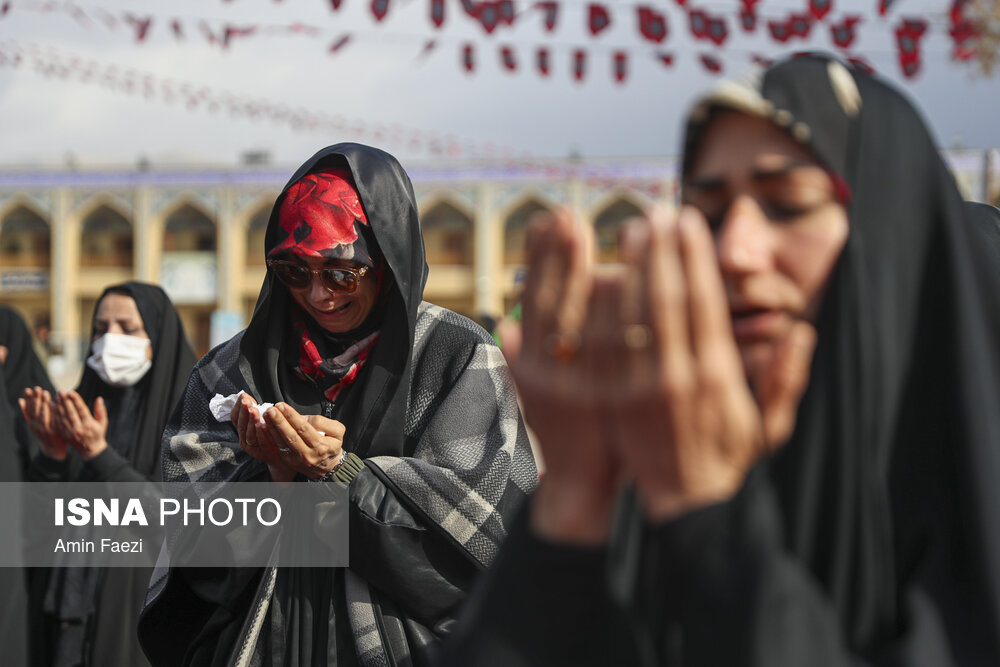 تصاویری از «اقامه نماز باران» در هوای آفتابی شیراز