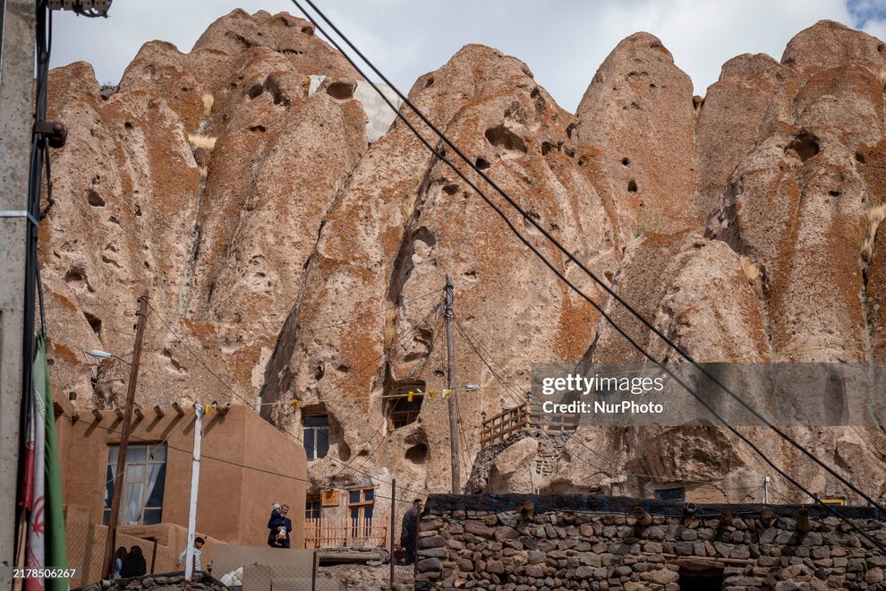 نگاه رسانه خارجی به روستای صخره‌ای کندوان