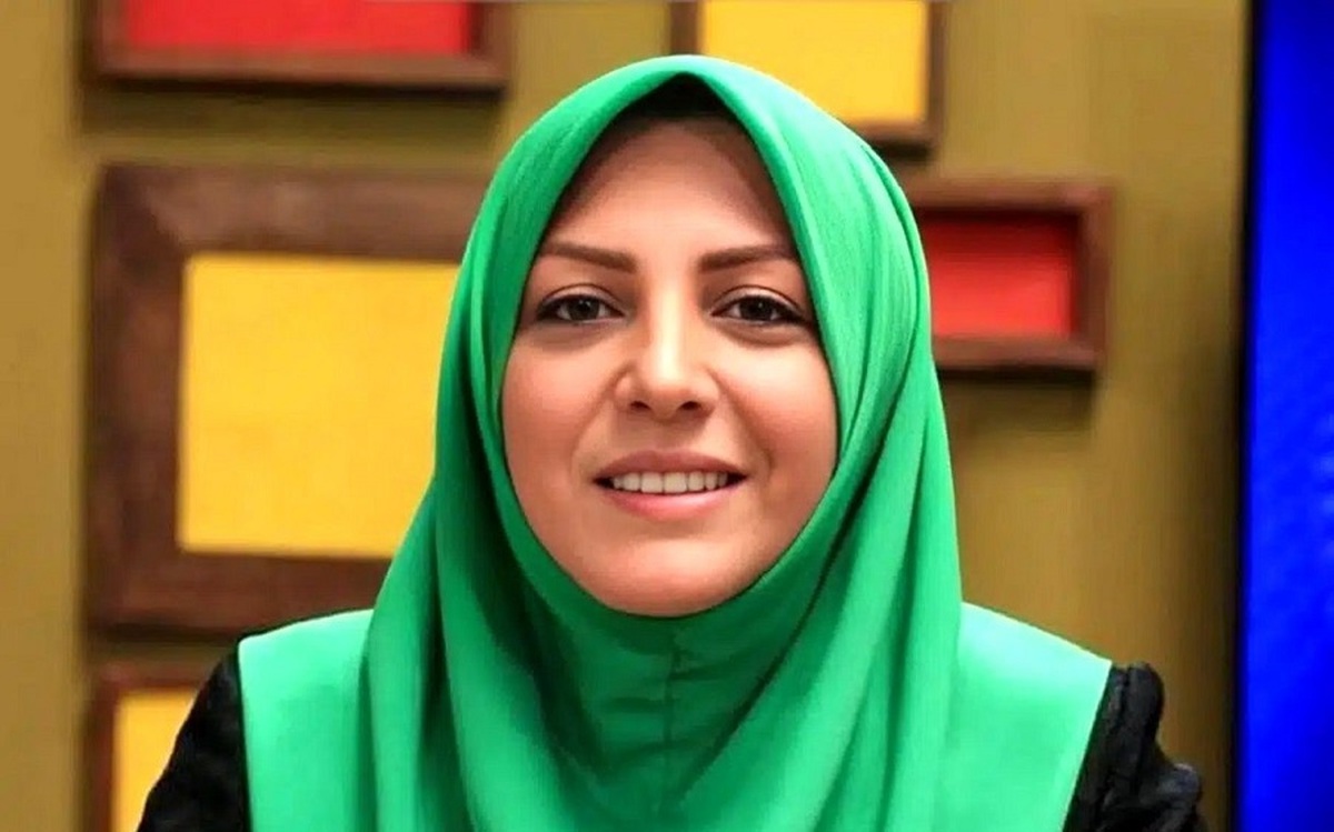 تیپ مجلسی المیرا شریفی‌مقدم در برنامه تلویزیون