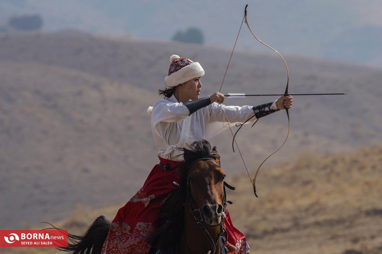 تصویر نکته‌دار از چند زن اسب سوار در کردان کرج