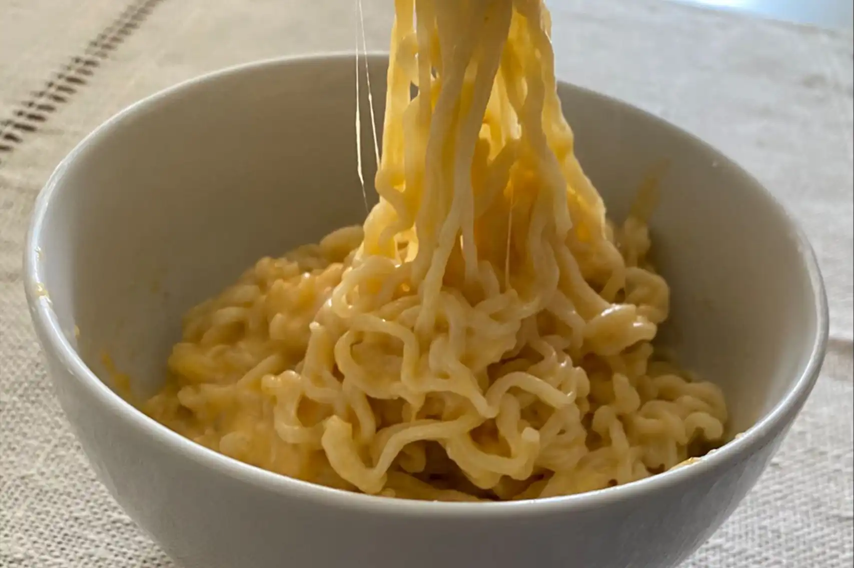 نودل-با-پنیر-پیتزا1-1