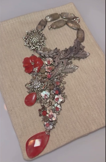 گردنبند مهستی