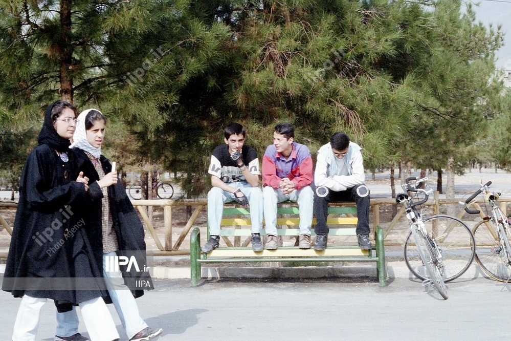 عکس‌های دیده‌نشده از تفریح مردم تهران در چیتگر