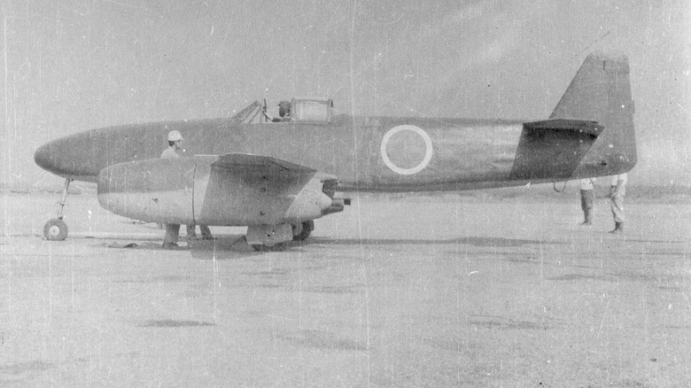 2-black-and-white-image-of-nakajima-kikka