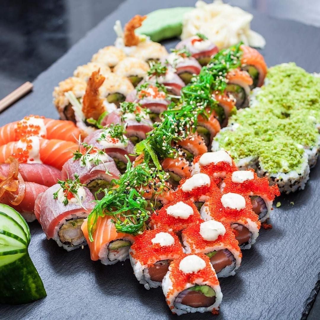 beautiful-sushi-platter-v0-84obefjhqt6b1