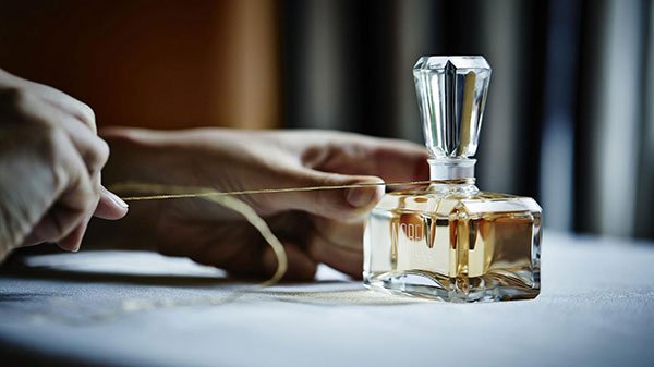 using_perfume_well2
