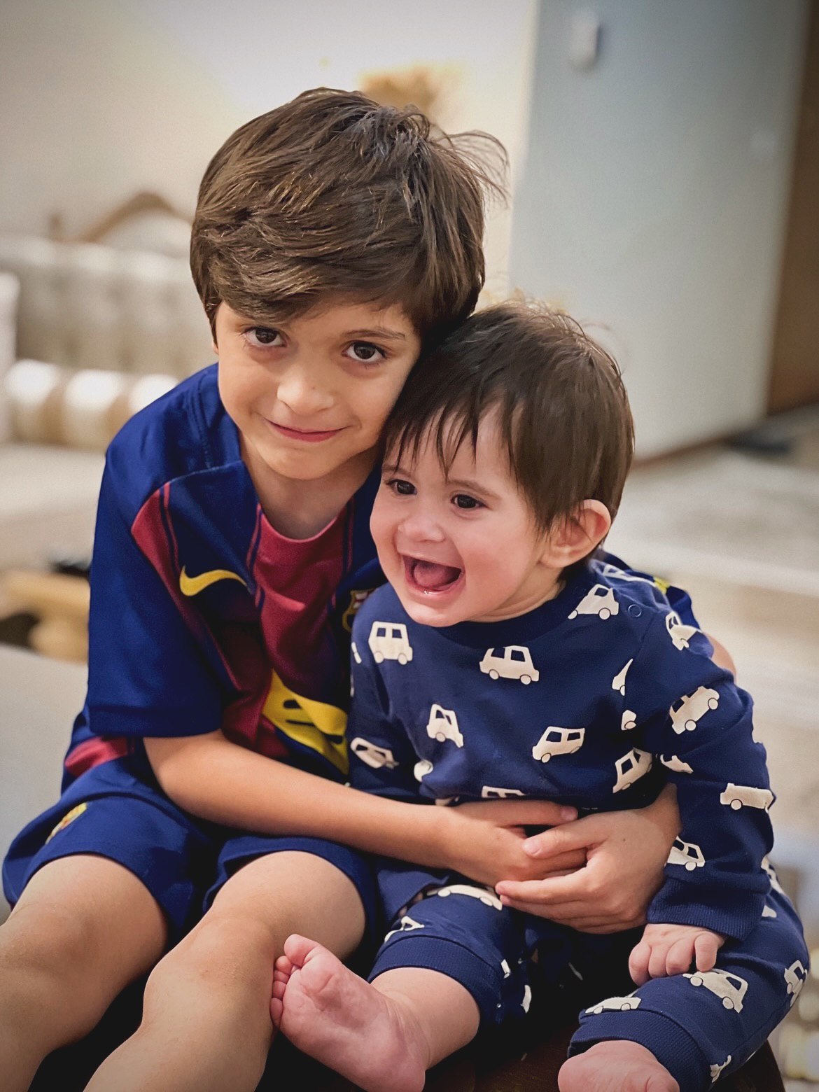 photo_2025-11-12_01-57-23