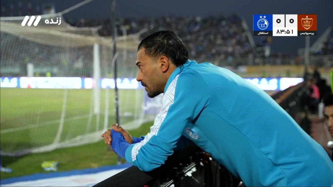 ramin_rezaeian_watching_derby106