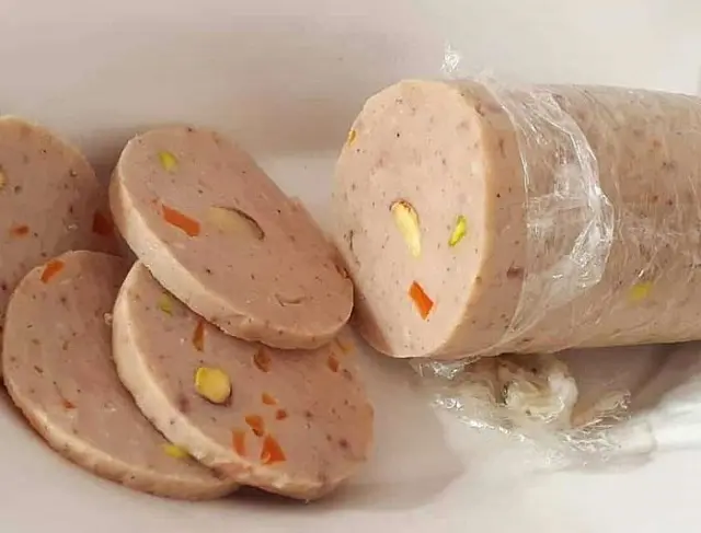 کالباس-مرغ-خانگی