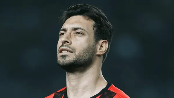 شجاع خلیل‌زاده برای بازی با پرسپولیس محروم می‌شود؟
