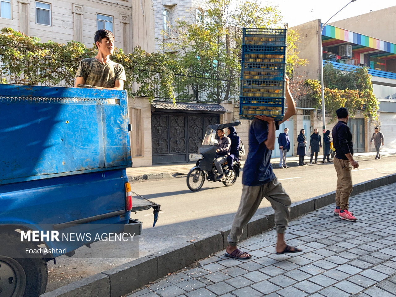 تصاویر متفاوت و کمتر دیده‌شده از روزمره مردم تهران 