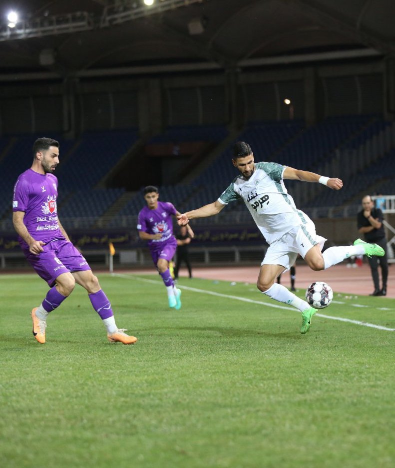 چمن ورزشگاه مدرن ایران: خانه حشرات و ناهموار!