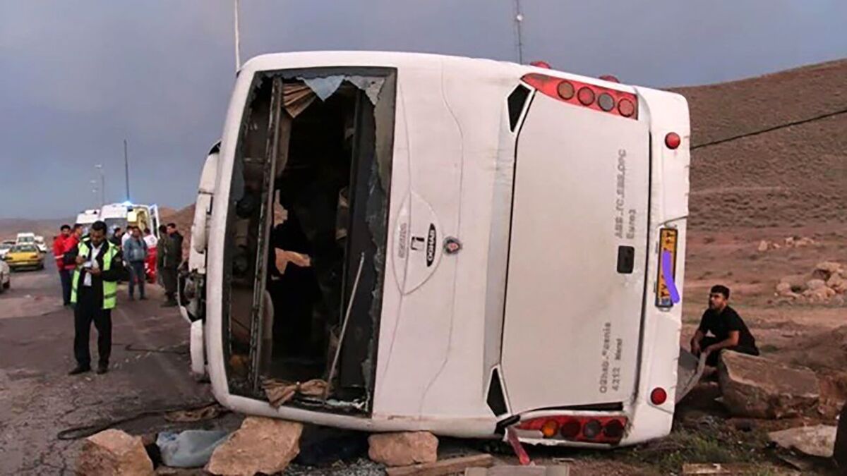 واژگونی مرگبار اتوبوس در جاده شوش به اهواز