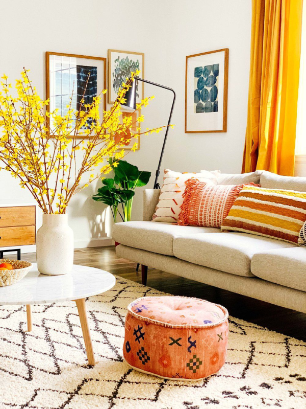 I-love-the-yellow-in-the-curtains-as-well-as-in-the-throw-pillows_