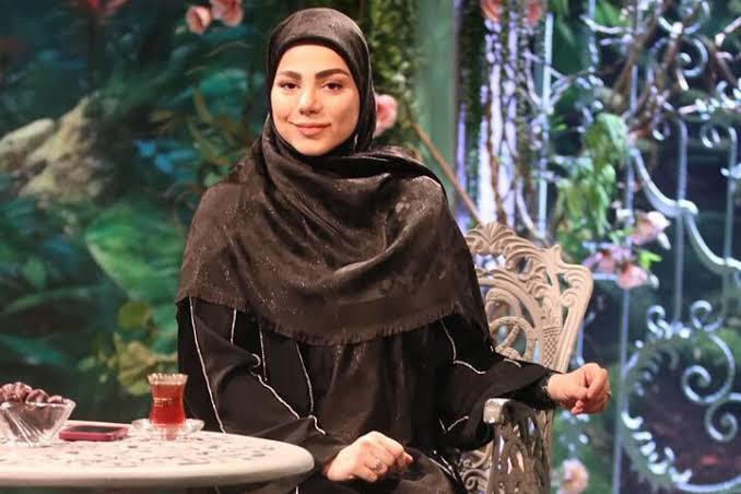خانم مجری صداوسیما به سبک رضا گلزار پز داد