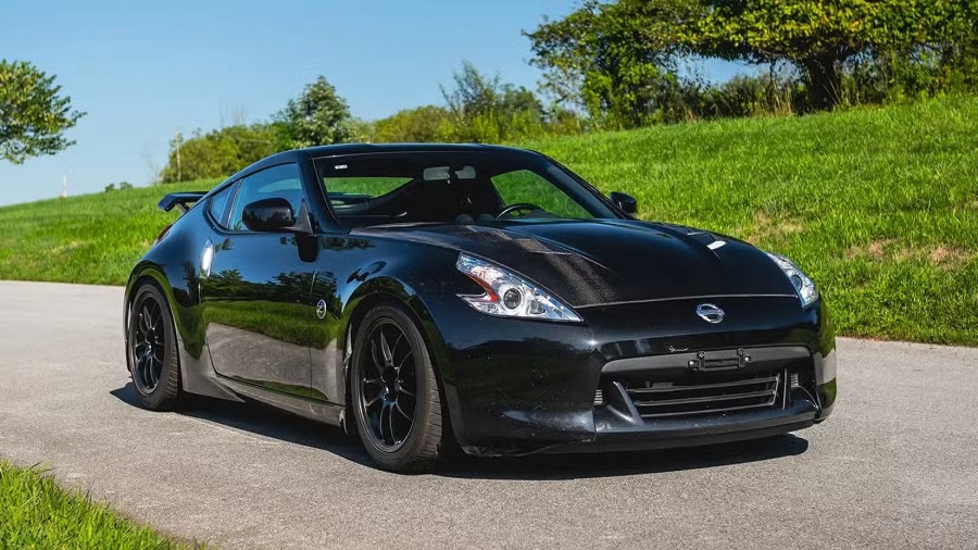 17fastest-used-car-for-20-000-2009-2021-nissan-370z-front-three-quarter-ezgif.com-avif-to-jpg-converter