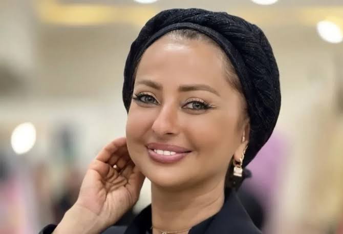 نفیسه روشن سیاه‌پوش شد