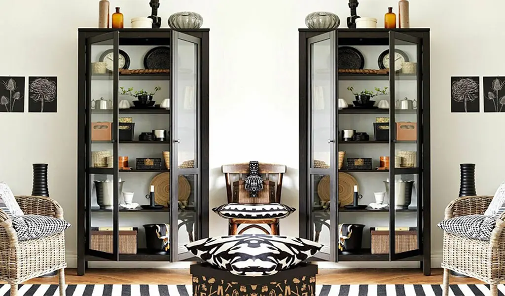 Buffet-and-showcase-in-decoration-4