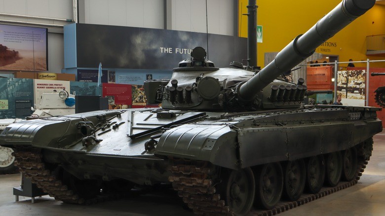 russian-tanks-turret-explosion-2-a-t-72-family-tank-on-display-at-a-museum