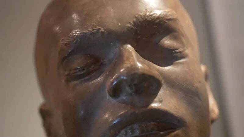 1966940_135